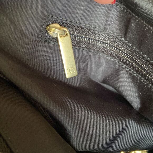 Chanel tote nylon bag excellent used condition - Picture 9 of 12